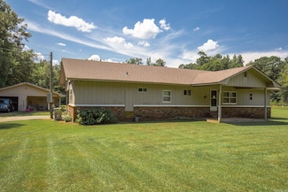 1508 Red Oak Ln, Pine Bluff, AR 71603