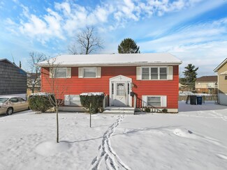 1921 Woodcrest Rd, Columbus, OH 43232