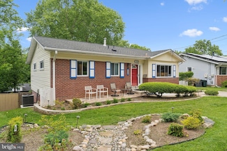 709 Harrington Rd, Rockville, MD 20852