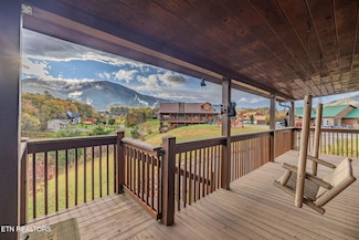 3452 Cove Meadows Dr, Sevierville, TN 37862