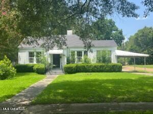 300 W Jefferson Ave, Greenwood, MS 38930
