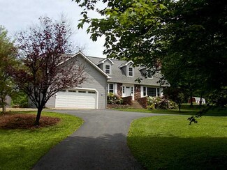 161 Carol Rose Dr, Beaver Falls, PA 15010