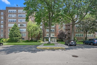 211-40 18th Ave Unit 4A, Bayside, NY 11360