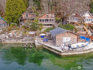 28239 Manzanita Beach Rd SW, Vashon, WA 98070