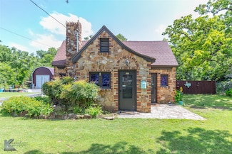 202 E Ross St, Rising Star, TX 76471