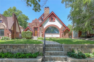 6652 Locust St, Kansas City, MO 64131