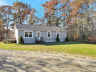 207 Hilton Rd, Whitefield, ME 04353
