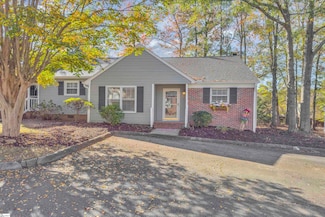 508 Wentworth St, Mauldin, SC 29662