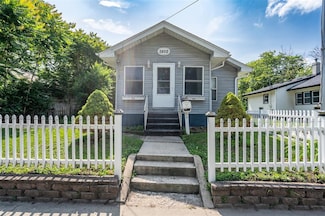 3802 Bowdoin St, Des Moines, IA 50313