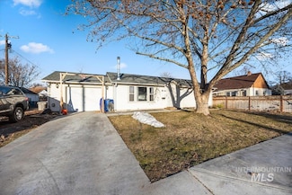 916 11th St S, Nampa, ID 83651