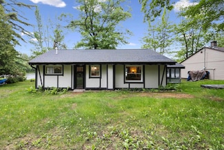 W9116 S Lundgren Lake Rd, Pembine, WI 54156
