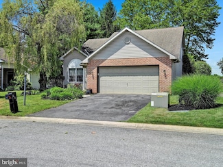 622 Pondside Ln, Lebanon, PA 17042