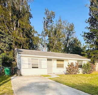 2002 N 50th St, Fort Pierce, FL 34947