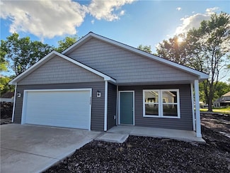 620 N Bates Ave, Adrian, MO 64720