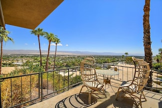 2112 Southridge Dr, Palm Springs, CA 92264