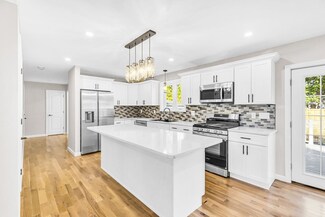 136 Orchard St, Springfield, MA 01107