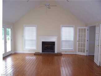 335 Meadow Dr, Tappahannock, VA 22560