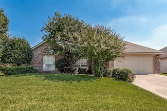 2668 Bent Tree Dr, Hurst, TX 76054