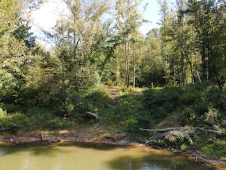 124 L Gabbard Rd, East Bernstadt, KY 40729