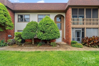 427 6th Ave W Unit B-8, Hendersonville, NC 28739