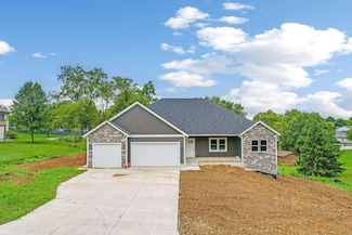 301 River Oaks Dr, Heath, OH 43056