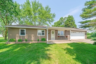 14893 Plank Rd, Sycamore, IL 60178