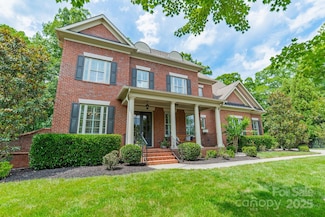 2004 Viscount Dr, Matthews, NC 28104