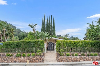 3607 Bellfield Way, Studio City, CA 91604