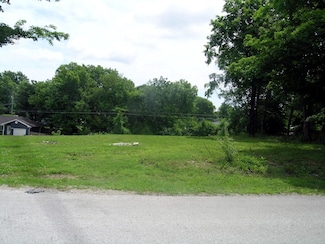 000 N Clay St, Marshfield, MO 65706