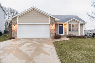 7519 Prairie Hawk Dr SW, Cedar Rapids, IA 52404