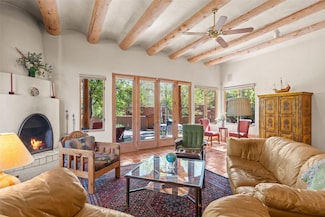 103 1/2 Victoria St, Santa Fe, NM 87505