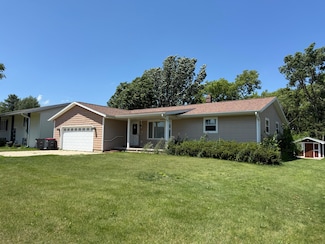 213 Emerald Dr, Reeseville, WI 53579