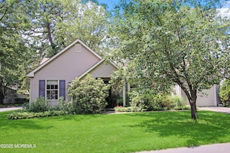 29 Morning Glory Ln, Whiting, NJ 08759
