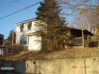 207 N Carroll St, Mount Carroll, IL 61053