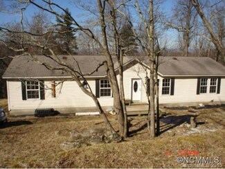 240 Pace Mountain Rd, Saluda, NC 28773