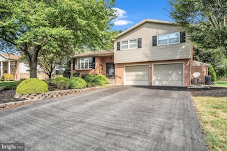 71 Obsidian Dr, Chambersburg, PA 17202