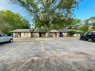 2301 N 6th St, Crockett, TX 75835