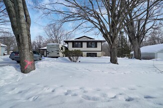 5845 Strawberry Ln, Excelsior, MN 55331