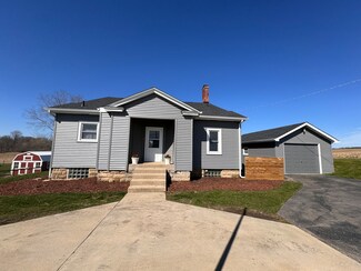 2 S Gale Rd, Oregon, IL 61061
