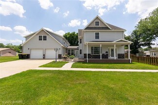 215 W Spring St, Colfax, IA 50054