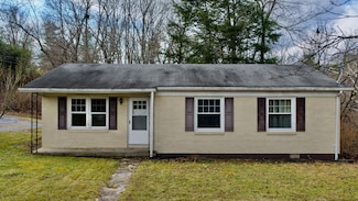 338 Giggenbach Cir, White Sulphur Springs, WV 24986