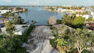 179 Bath Club Blvd N, North Redington Beach, FL 33708