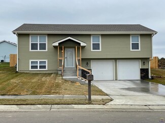 4236 SE Truman Ave, Topeka, KS 66609