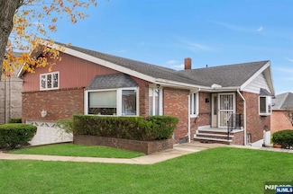 509 8th St, Palisades Park, NJ 07650