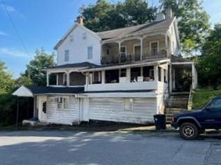 15 7th St Unit 19, Slatington, PA 18080