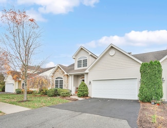 3 Green Briar Dr Unit 3, Suffield, CT 06078