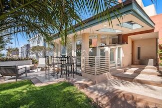 1407 Ocean Ave, Del Mar, CA 92014