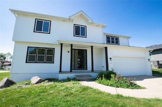 712 63rd St, West Des Moines, IA 50266
