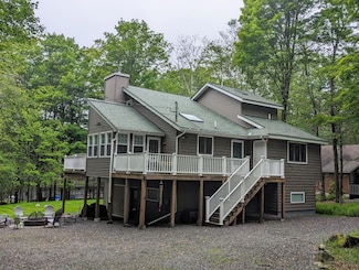 33 Sunset Dr, Gouldsboro, PA 18424