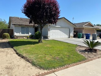 856 W Garrett Ave, Farmersville, CA 93223